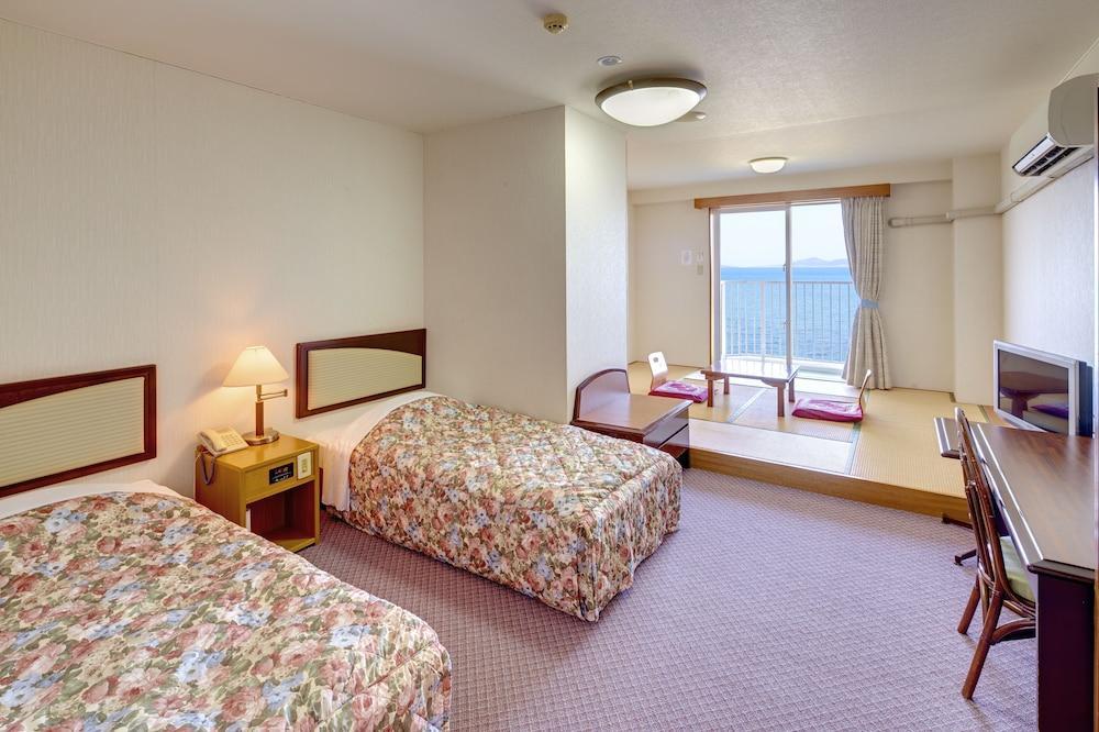 Miyuki Hamabaru Resort Onna Buitenkant foto